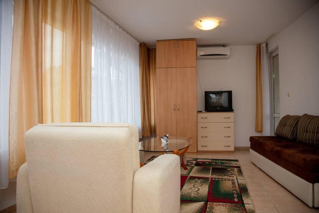 Convenient 1-Bedroom Flat Next To Harmanite Beach Sosopol Exterior foto