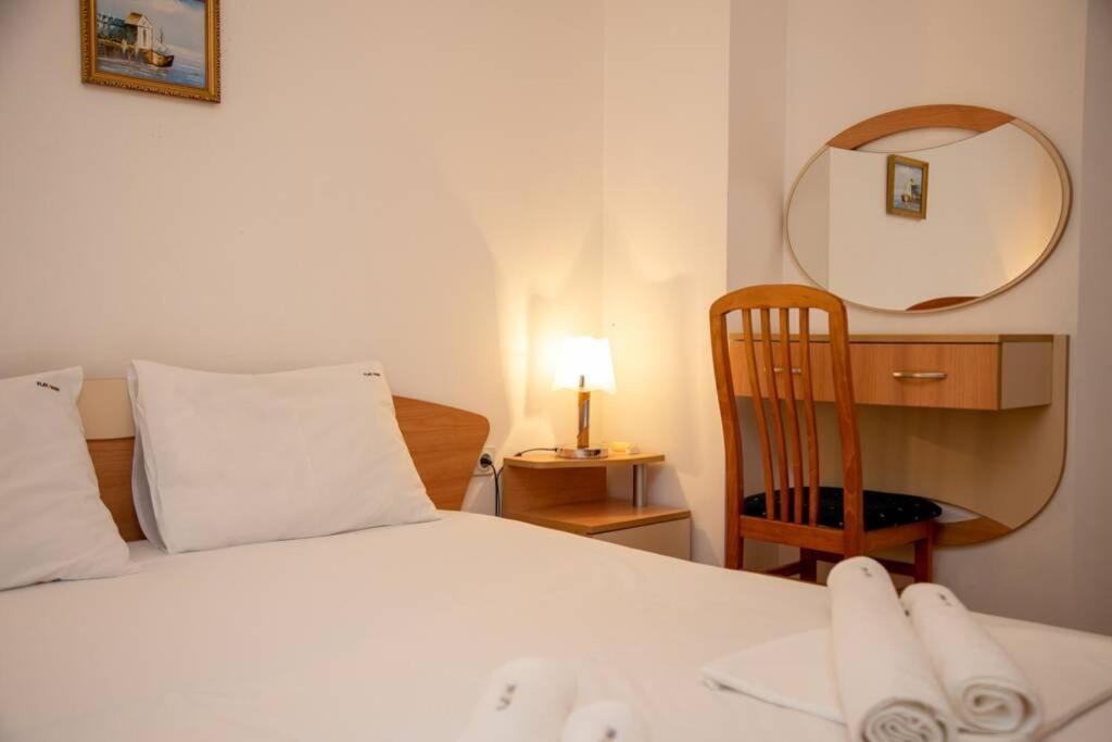 Convenient 1-Bedroom Flat Next To Harmanite Beach Sosopol Exterior foto
