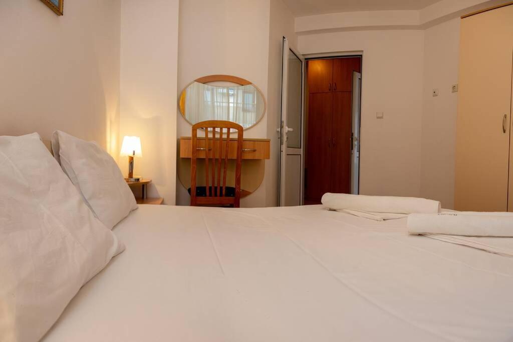 Convenient 1-Bedroom Flat Next To Harmanite Beach Sosopol Exterior foto