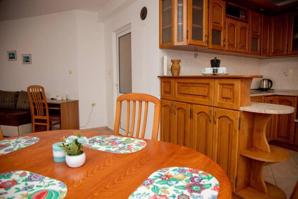 Convenient 1-Bedroom Flat Next To Harmanite Beach Sosopol Exterior foto