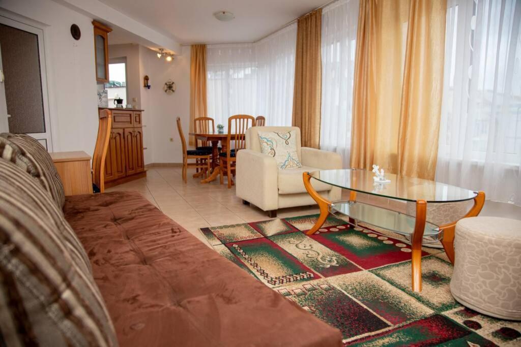 Convenient 1-Bedroom Flat Next To Harmanite Beach Sosopol Exterior foto